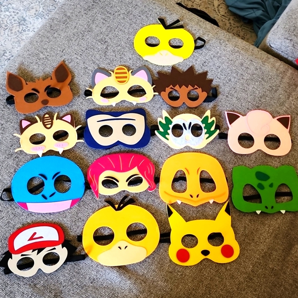 Pokemon felt masks assorted 15+12 unopened